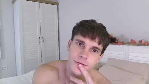 Snapshot of eric_crush chatting on November 2025 03:50:01 AM Eric Crush online show from November 2025 03:50:01 AM