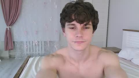 Eric Crush online show from May 2026 04:17:02 AM