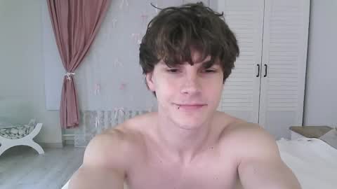 Eric Crush online show from May 2026 04:20:01 AM