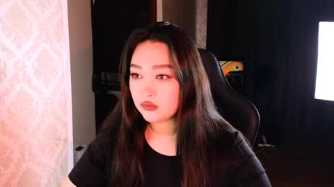 Snapshot of erica_wayne chatting on November 2025 09:20:02 AM Erica Wayne online show from November 2025 09:20:02 AM