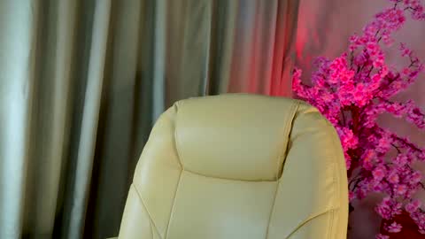 Erica online show from April 2026 08:00:02 AM