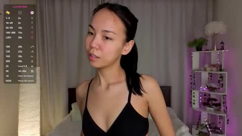 Snapshot of ericajackosn chatting on February 2026 06:44:01 PM Emily online show from February 2026 06:44:01 PM