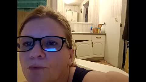 Snapshot of ericas080625 chatting on March 2026 02:06:01 AM EazyE MattyDaddy online show from March 2026 02:06:01 AM