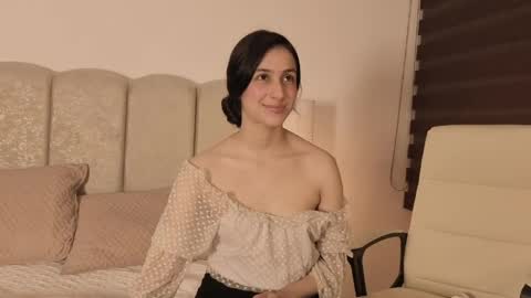 Dayanna online show from May 2026 04:18:01 AM