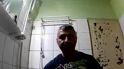 Snapshot of ericboy32 chatting on December 2024 12:19:02 AM eric online show from December 2024 12:19:02 AM