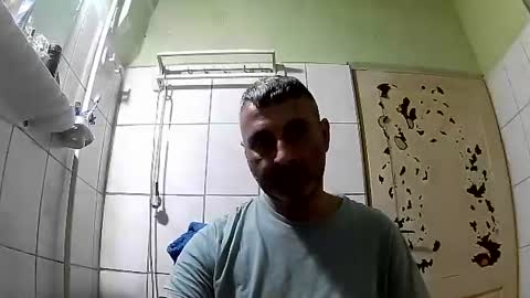 Snapshot of ericboy32 chatting on January 2025 04:12:01 AM eric online show from January 2025 04:12:01 AM