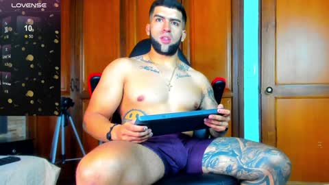 Snapshot of erick_blake_ chatting on December 2024 04:09:02 AM my online show from December 2024 04:09:02 AM