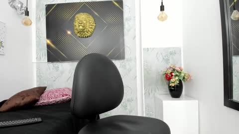   online show from January 2025 03:47:01 AM