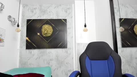   online show from February 2025 03:06:02 AM