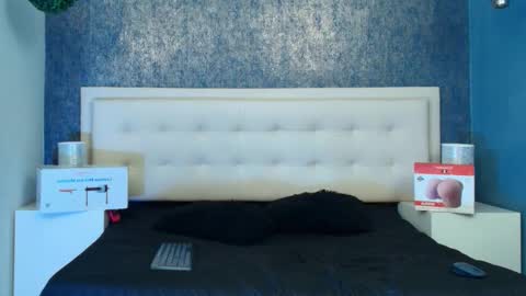   online show from September 2025 04:01:01 AM