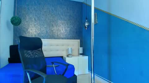   online show from October 2025 04:10:01 AM