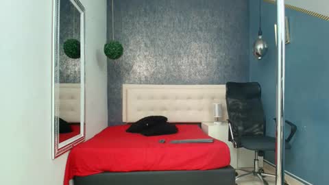   online show from October 2025 03:48:01 AM