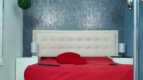   online show from December 2025 04:18:02 AM