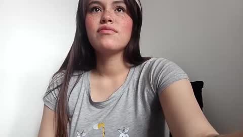 Snapshot of erika_depp chatting on December 2024 06:19:01 PM Erika online show from December 2024 06:19:01 PM