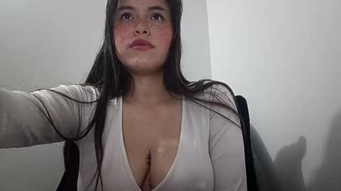 Snapshot of erika_depp chatting on December 2024 05:21:01 AM Erika online show from December 2024 05:21:01 AM