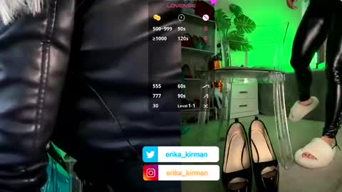 Snapshot of erika_kirman chatting on November 2025 12:00:02 PM Erika online show from November 2025 12:00:02 PM