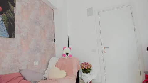 Erikabeee online show from May 2026 04:41:02 AM