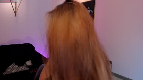 Erika Benz online show from January 2025 12:15:01 PM