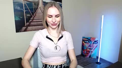 Erika online show from December 2025 12:55:01 PM