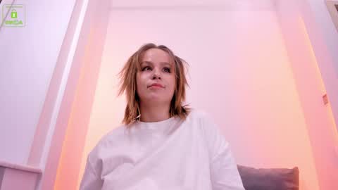 Snapshot of erikalustx chatting on December 2024 04:12:01 AM Erika online show from December 2024 04:12:01 AM