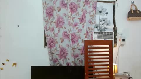 Snapshot of erikapearl_69 chatting on September 2025 05:15:02 PM erika mae online show from September 2025 05:15:02 PM