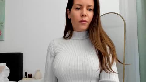 Snapshot of erikasweetie chatting on February 2026 09:41:01 AM Erika online show from February 2026 09:41:01 AM