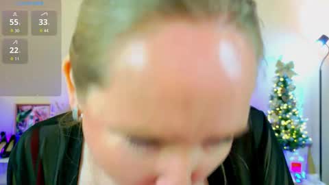 Snapshot of erinmilk chatting on January 2026 05:40:01 PM Erin online show from January 2026 05:40:01 PM