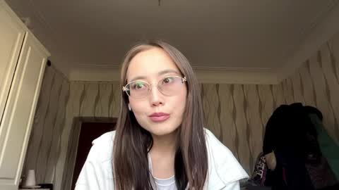 Snapshot of erinnthurmond chatting on May 2026 10:19:02 AM Luna online show from May 2026 10:19:02 AM