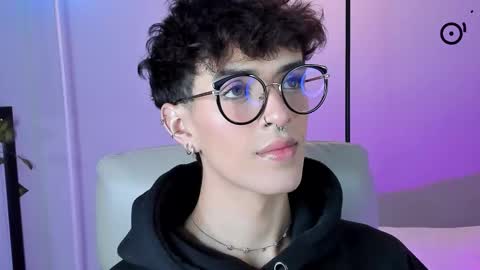   online show from November 2025 02:54:01 AM