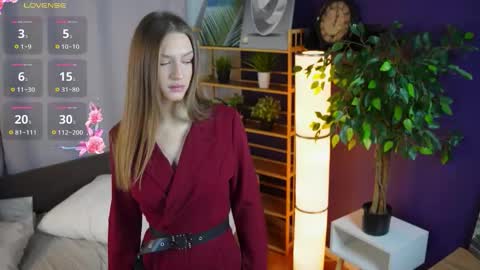 Mia online show from October 2025 05:14:01 PM