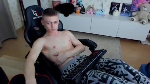 Max online show from February 2025 01:57:01 AM