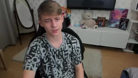 Max online show from September 2025 01:09:01 AM