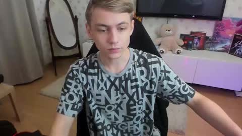 Max online show from September 2025 01:33:01 AM