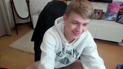 Max online show from October 2025 01:12:02 AM