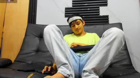 eros_fang online show from November 2025 12:05:02 PM