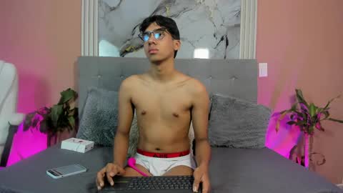Eros Lux1 online show from April 2026 12:24:01 PM