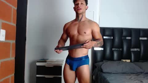 Snapshot of erosscott chatting on September 2025 04:07:01 PM Eros online show from September 2025 04:07:01 PM