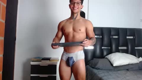 Snapshot of erosscott chatting on November 2025 01:48:02 AM Eros online show from November 2025 01:48:02 AM