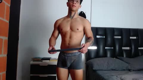 Snapshot of erosscott chatting on February 2026 04:33:01 PM Eros online show from February 2026 04:33:01 PM