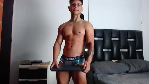 Snapshot of erosscott chatting on February 2026 12:37:01 AM Eros online show from February 2026 12:37:01 AM