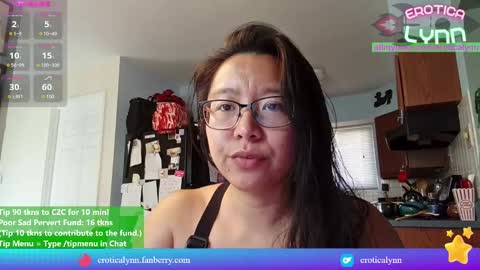 Snapshot of eroticalynn chatting on October 2025 07:01:01 PM Lynn online show from October 2025 07:01:01 PM