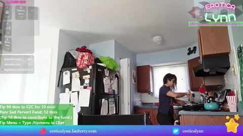 Snapshot of eroticalynn chatting on October 2025 07:03:01 PM Lynn online show from October 2025 07:03:01 PM