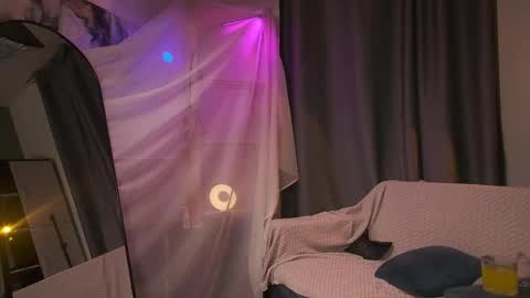 Snapshot of eroticartsss chatting on December 2025 08:03:02 PM Rachel Rach online show from December 2025 08:03:02 PM