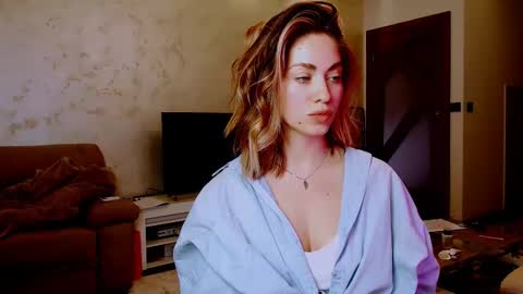 LylaXXX online show from February 2025 12:31:01 PM