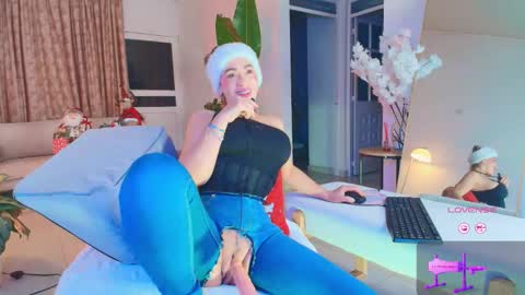 TINY  online show from November 2025 01:00:02 AM