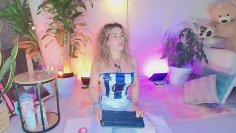 TINY  online show from June 2026 04:38:02 AM