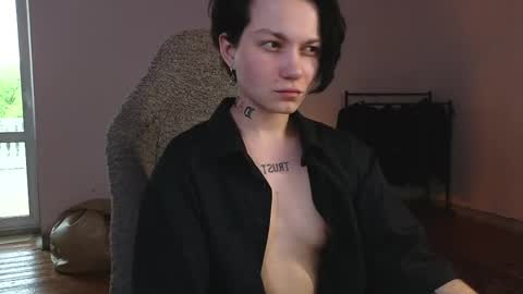 esajukyy online show from June 2026 01:11:01 PM