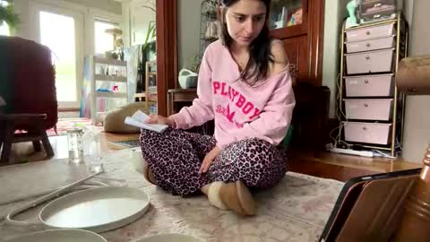 esimaralda online show from May 2026 04:11:02 PM