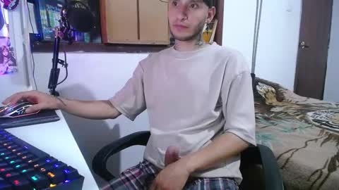 Snapshot of esjrobles chatting on December 2024 06:45:01 AM Esteban online show from December 2024 06:45:01 AM
