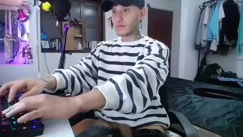 Snapshot of esjrobles chatting on January 2025 07:44:02 AM Esteban online show from January 2025 07:44:02 AM